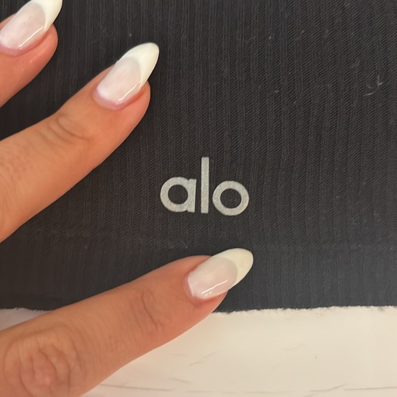 Alo crop top - Picture 3 of 3